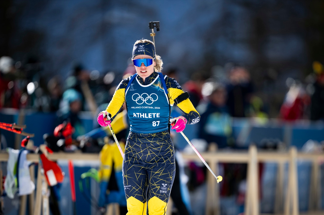 Skidskytten Elvira Öberg vid måndagens träning inför distansloppet under vinter-OS i Milano/Cortina. Foto: Pontus Lundahl/TT