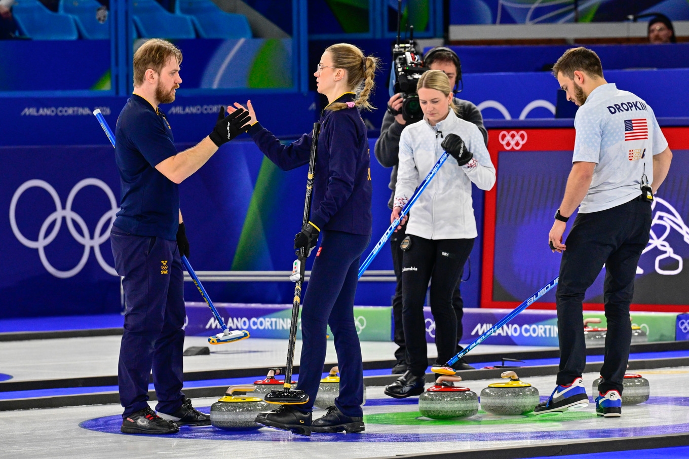 Sveriges Rasmus Wranå och Isabella Wranå i samband med OS-finalen. Foto: Jonas Ekströmer/TT