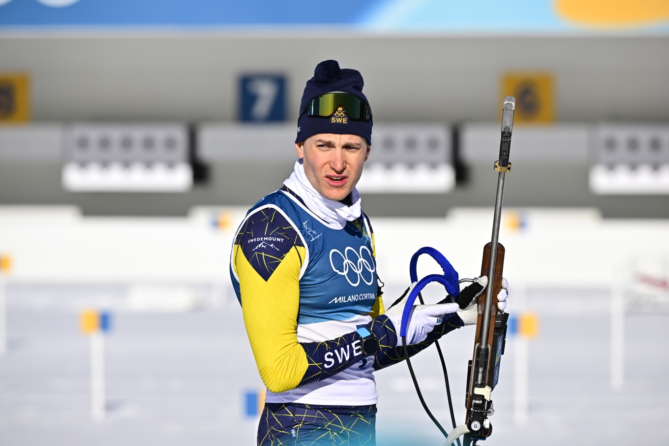 Martin Ponsiluoma på skyttevallen i Antholz inför guldloppet. Foto: Jonas Ekströmer/TT