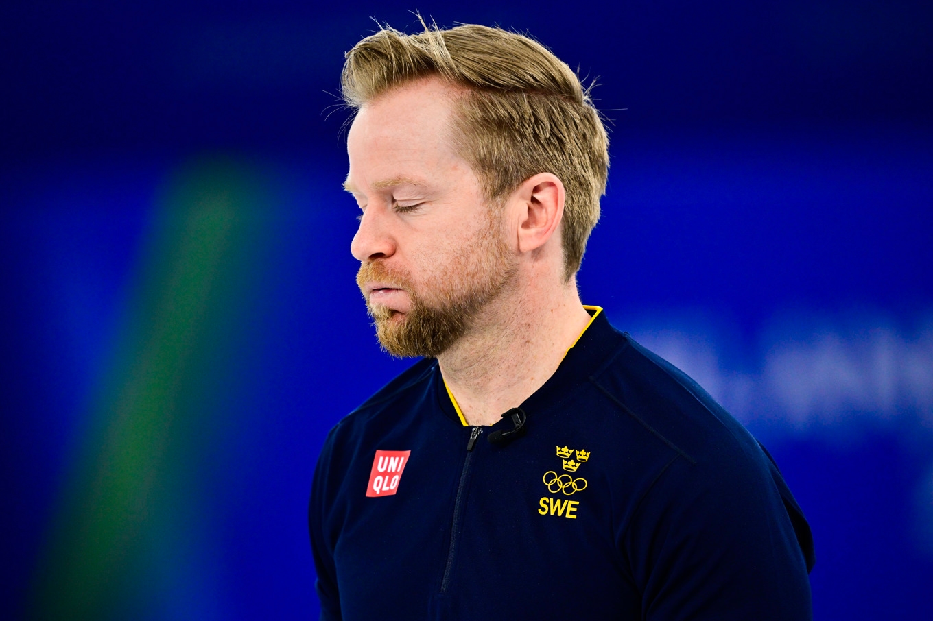 Lag Edins skipper Niklas Edin under gruppspelsmatchen mellan Sverige och Tyskland i OS-curlingen i Cortina. Foto: Jonas Ekströmer/TT