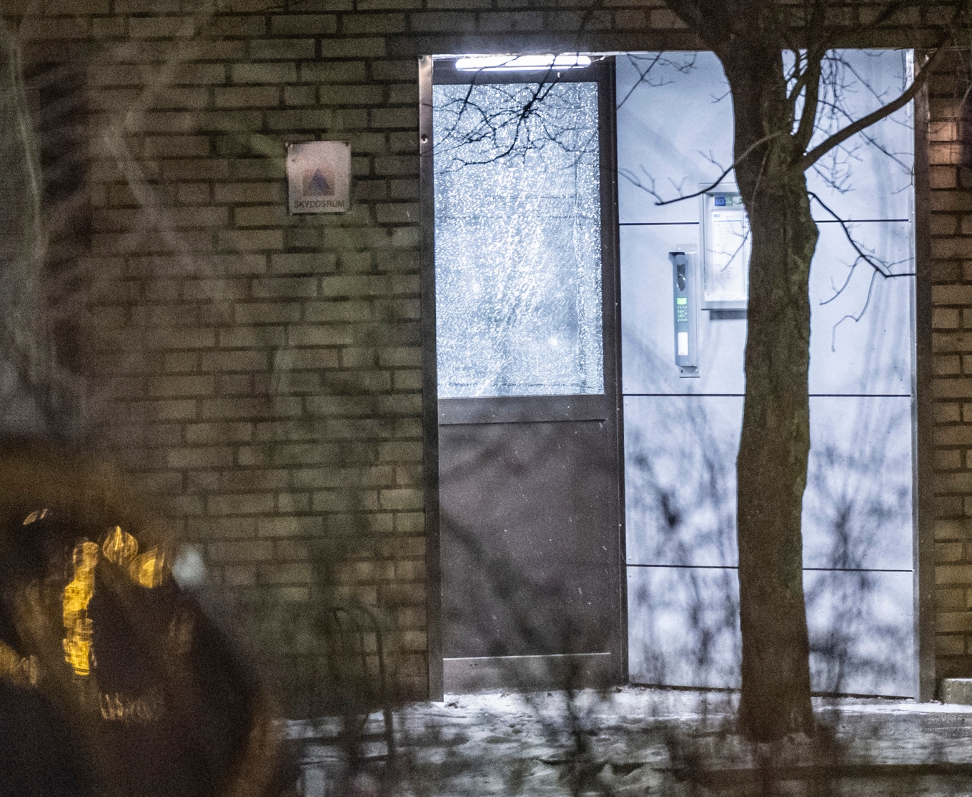 En ruta har skadats i samband med detonationen i Malmö natten mot torsdag. Foto: Johan Nilsson/TT