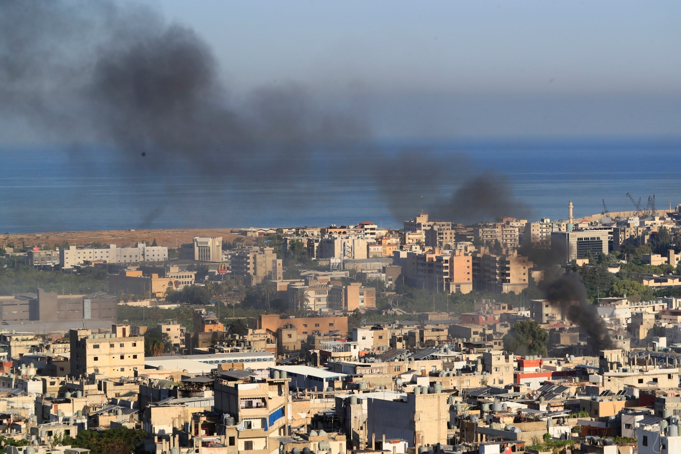 Minst två personer har dödats i en attack mot det palestinska flyktinglägret Ain al-Hilweh i Libanon. Bilden är tagen vid ett tidigare tillfälle. Foto: Mohammad Zaatari/AP/TT