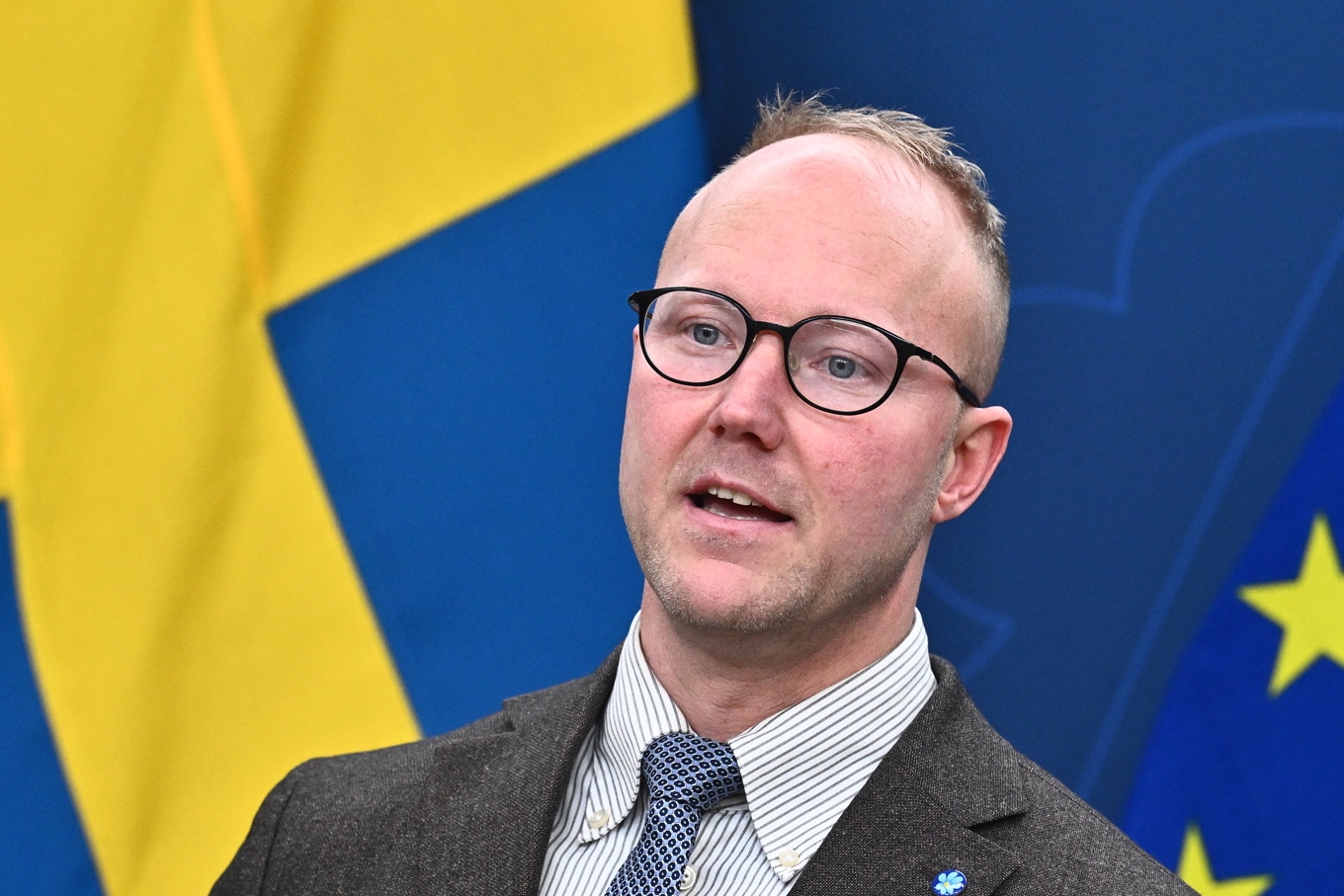 Ludvig Aspling (SD) vill sända en signal till invandrare som kommer hit enbart för att ta del av bidragen. "Välj gärna ett annat land", säger han. Foto: Claudio Bresciani/TT