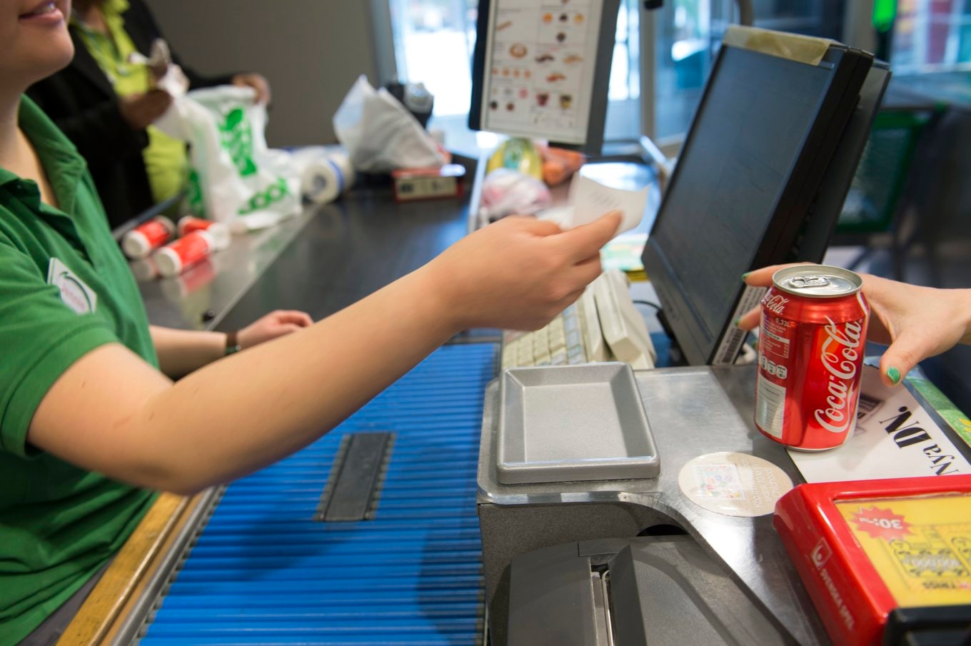 Butiksjobb vanligt sommarjobb. Arkivbild. Foto: FREDRIK SANDBERG / TT
