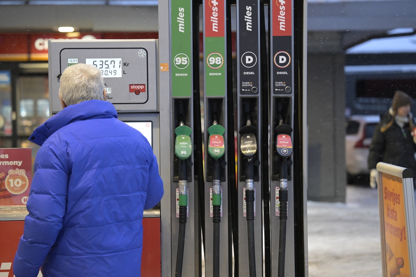 Priset vid pump kan stiga kraftigt om inte Hormuzsundet öppnas, säger Christian Kopfer. Arkivbild. Foto: Fredrik Sandberg/TT