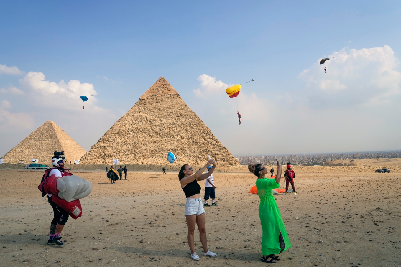 Amerikaner uppmanas lämna Mellanöstern nu, inklusive hittills försonade turistländer som Egypten. Arkivbild. Foto: Amr Nabil/AP/TT