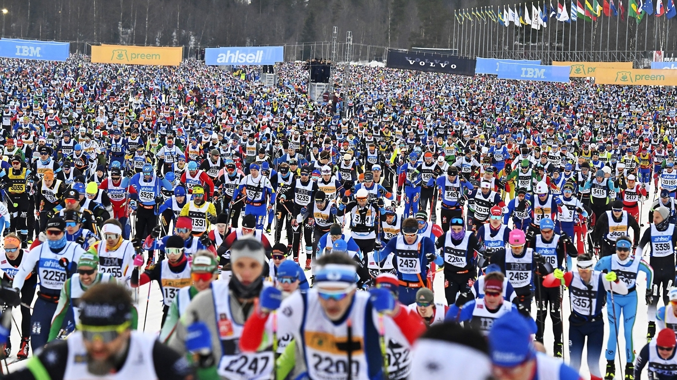 Cirka 14 300 åkare ger sig i väg på söndag i den 102:a upplagan av Vasaloppet. Foto: Ulf Palm, TT