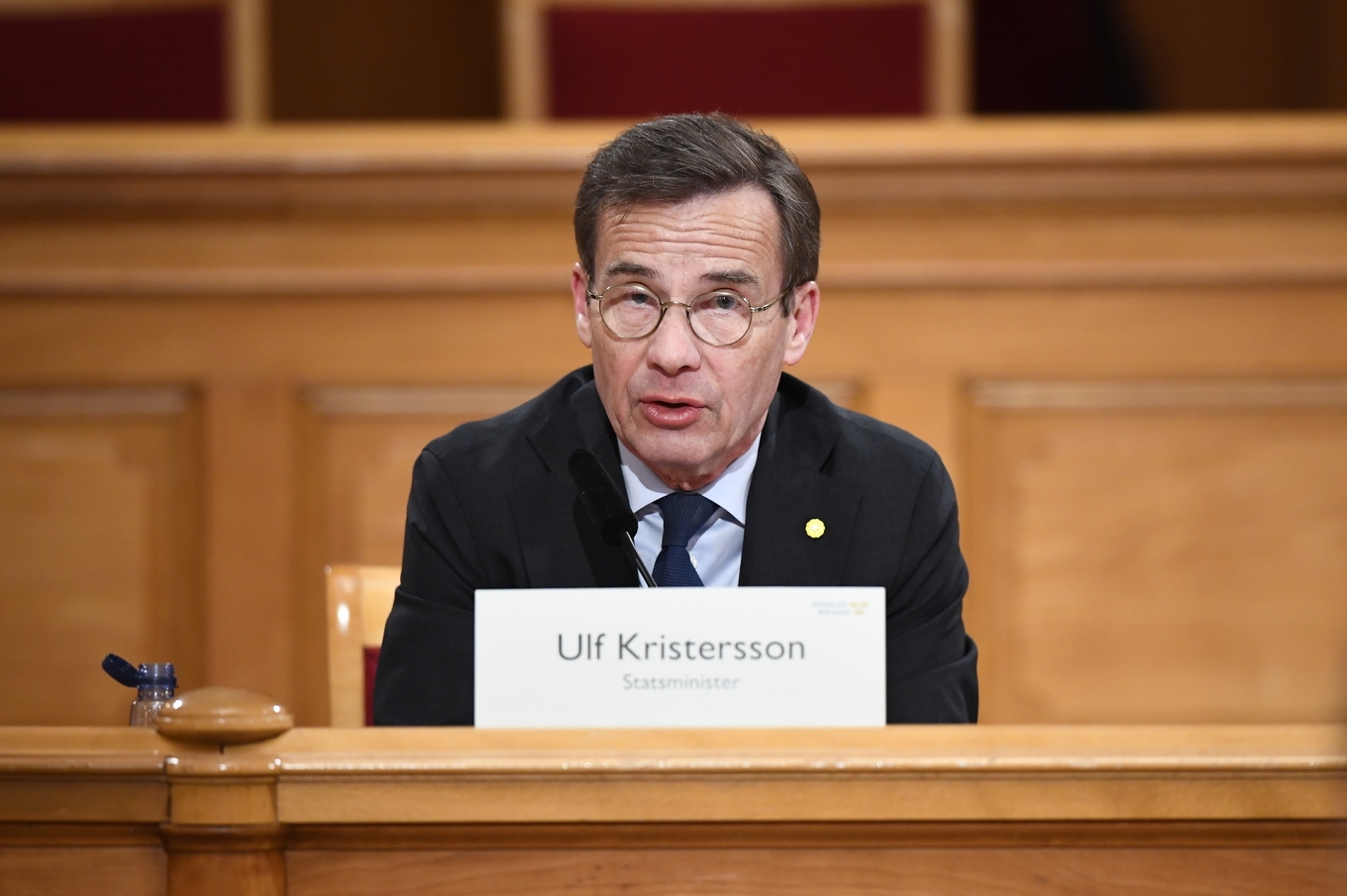 Statsminister Ulf Kristersson (M), när han frågades ut i riksdagens konstitutionsutskott förra våren. Foto: Viktoria Bank/TT