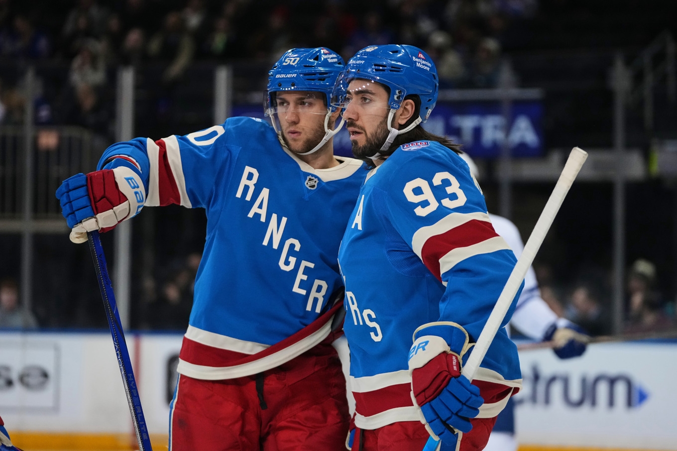 New York Rangers-spelarna Will Cuylle, till vänster, och svenske Mika Zibanejad, till höger. Foto: Frank Franklin II/AP/TT