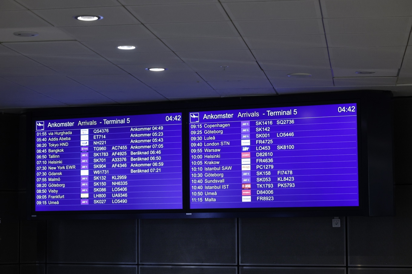 UD:s plan med strandsatta svenskar landade på Arlanda på söndagen. Foto: Fredrik Persson /TT