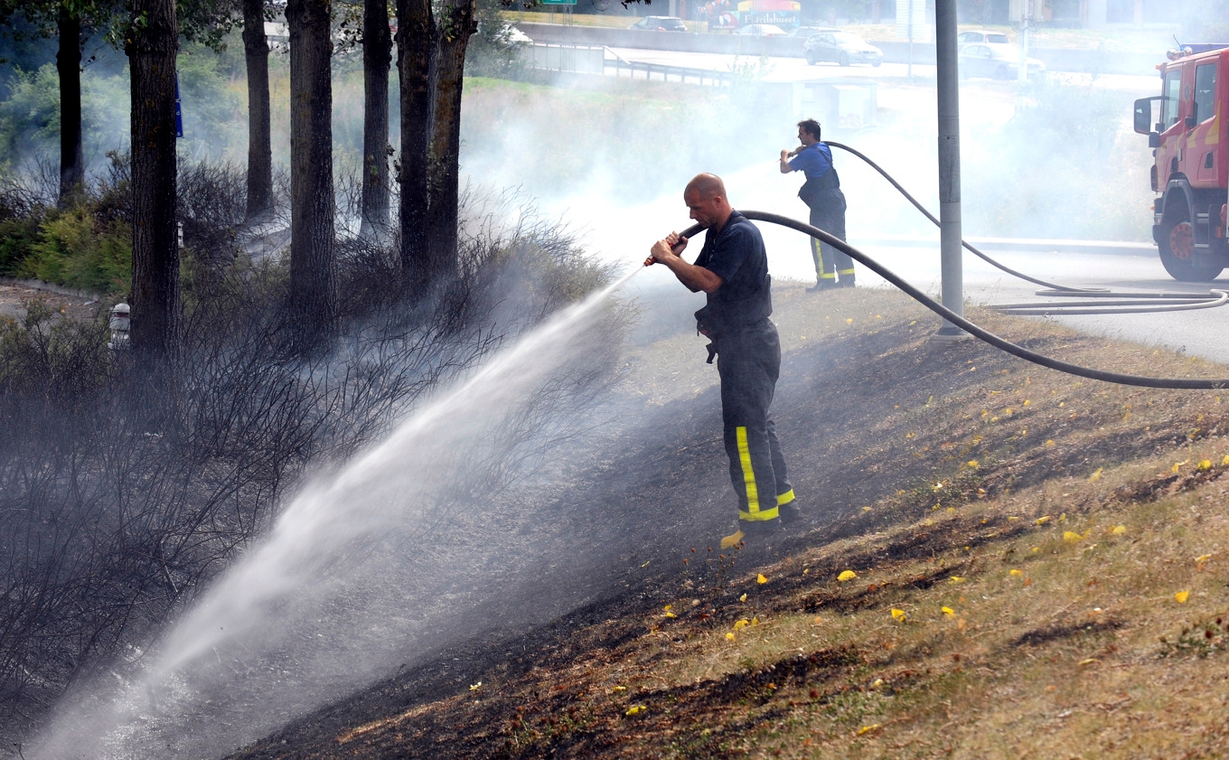 Risken för gräsbränder är förhöjd i delar av landet på fredagen. Arkivbild. Foto: Ingvar Karmhed/SvD/TT
