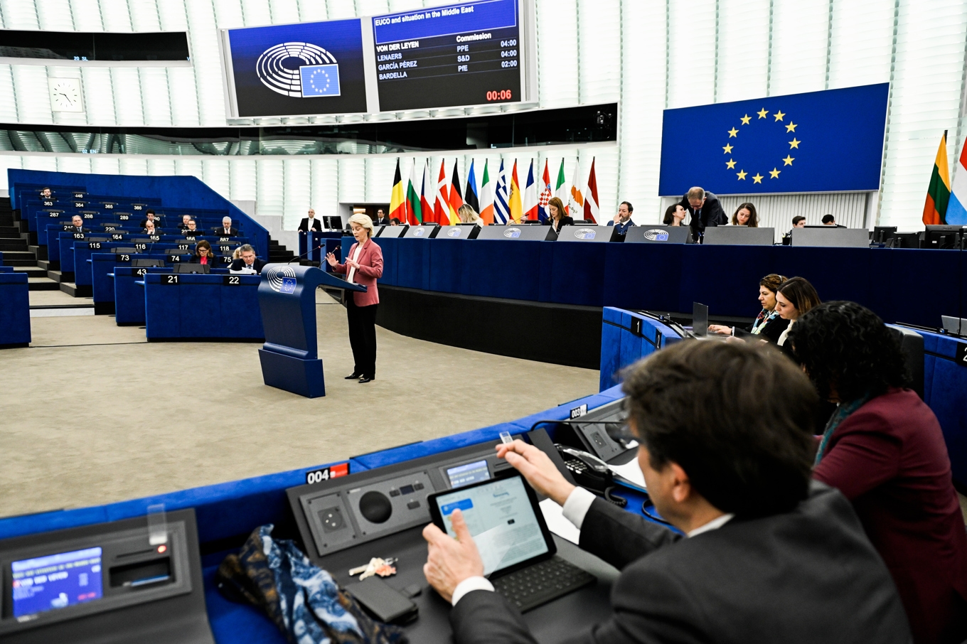 EU-kommissionens ordförande Ursula von der Leyen i en diskussion med Europeiska rådet i Strasbourg. Foto: Pascal Bastien/AP/TT