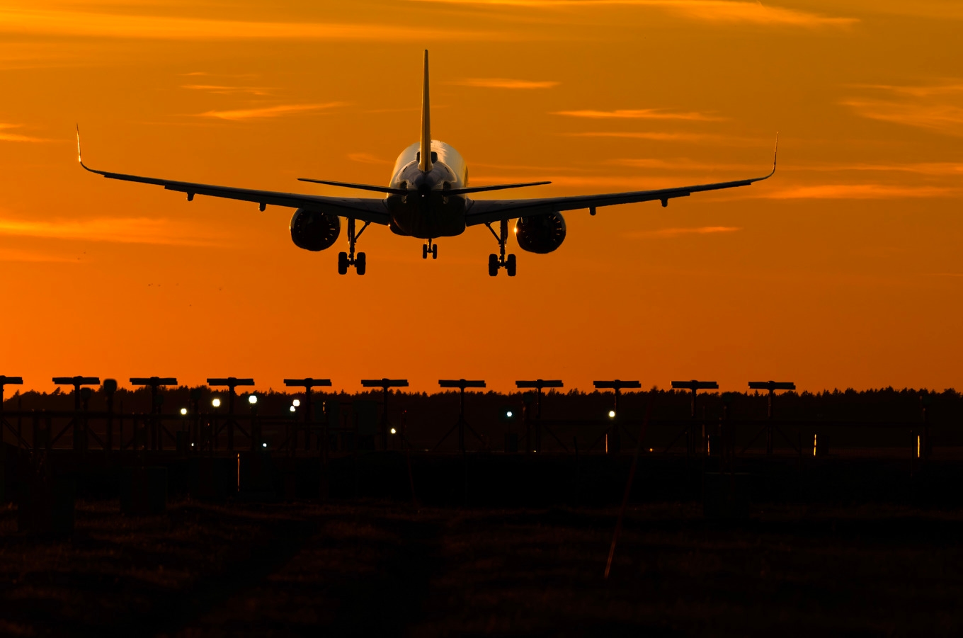 Passagerarna kommer att få betala mer när flygbränslepriserna rusar. Arkivbild. Foto: Jonas Ekströmer/TT