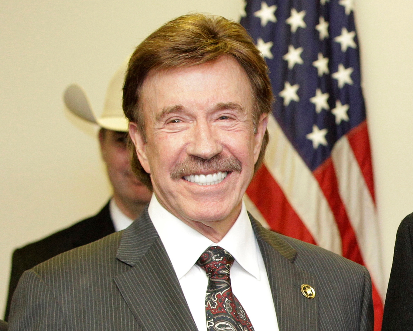 Chuck Norris blev 86 år gammal. Foto: Tony Gutierrez/AP/TT
