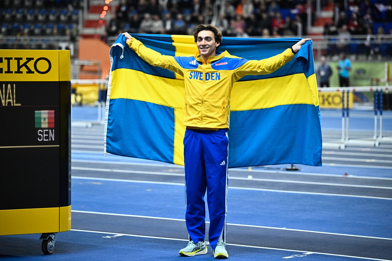Armand Duplantis säkrade sitt fjärde guld i inne-VM i polska Toruń. Foto: Fredrik Sandberg/TT