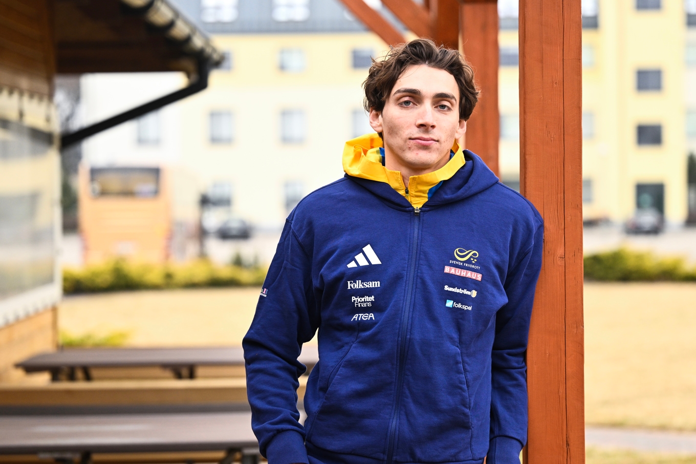 Armand Duplantis tänker inte luta sig tillbaka i VM i Polen. Han siktar på nytt världsrekord. Foto: Fredrik Sandberg/TT