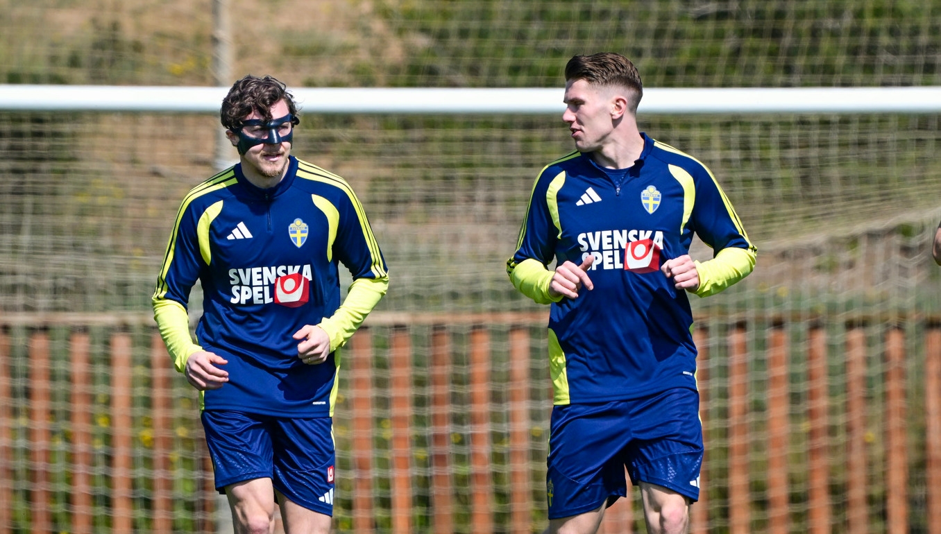 Kan Victor Nilsson Lindelöf (till vänster)och Viktor Gyökeres ordna en svensk VM-plats? Foto: Jonas Ekströmer/TT