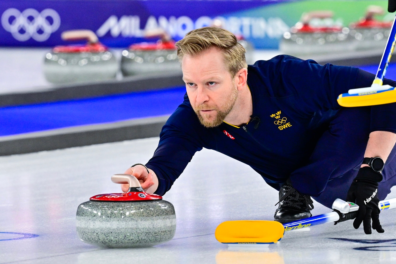 Niklas Edin och hans Sverige är klart för slutspel i curling-VM i USA. Arkivbild. Foto: Jonas Ekströmer/TT
