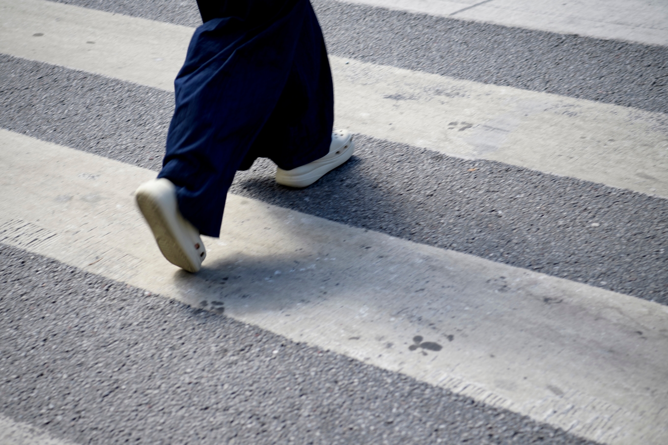 En kvinna döms till villkorlig dom för att ha kört på en man vid ett övergångsställe. Arkibild. Foto: Oscar Olsson/TT