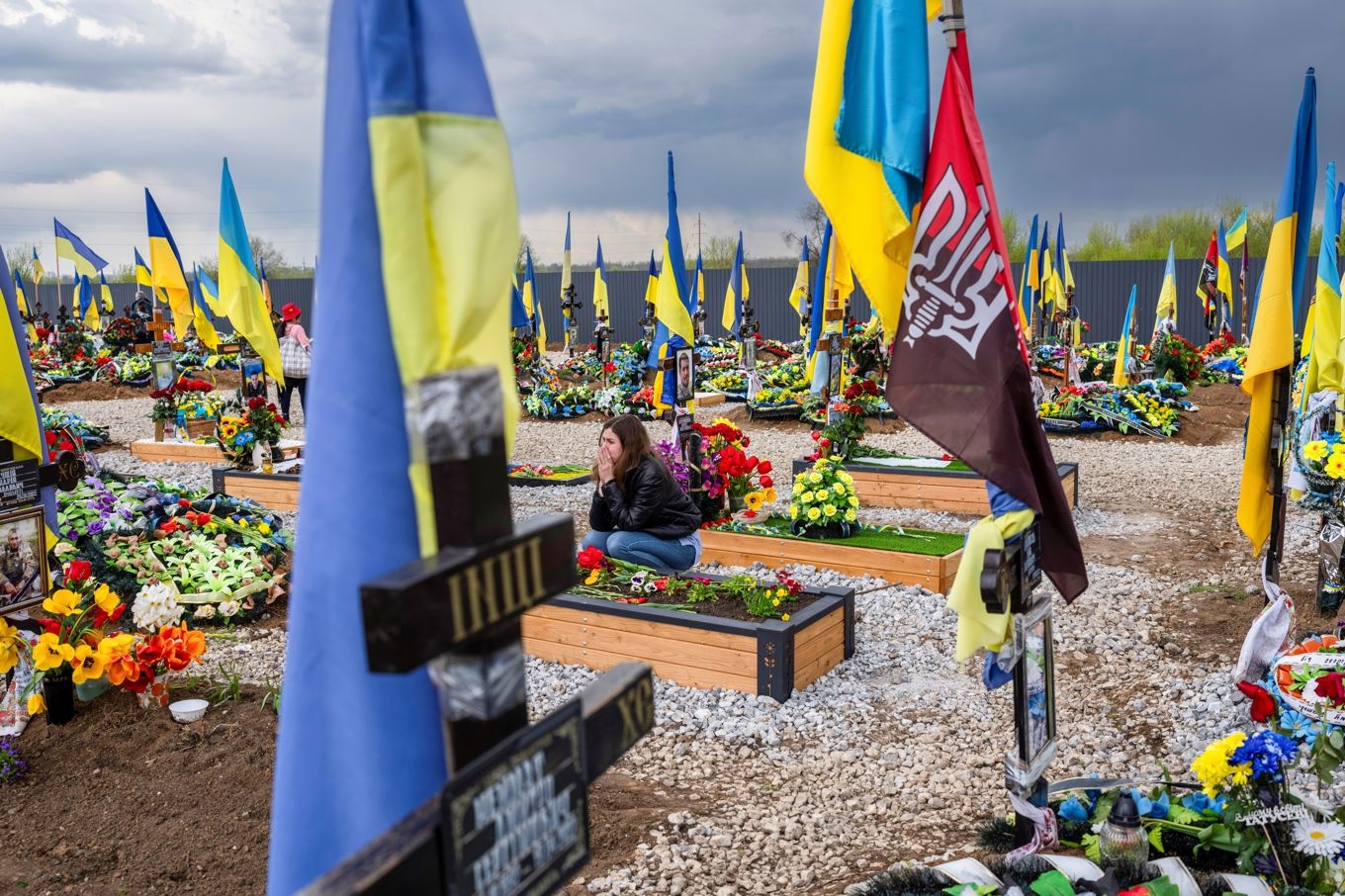 En militärkyrkogård i östra Ukraina. Arkivbild. Foto: Bernat Armangue/AP