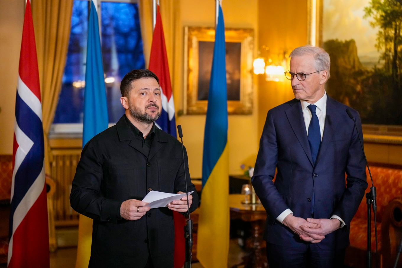 Ukrainas president Volodymyr Zelenskyj tillsammans med Norges statsminister Jonas Gahr Støre i Oslo. Foto: Cornelius Poppe/NTB/TT