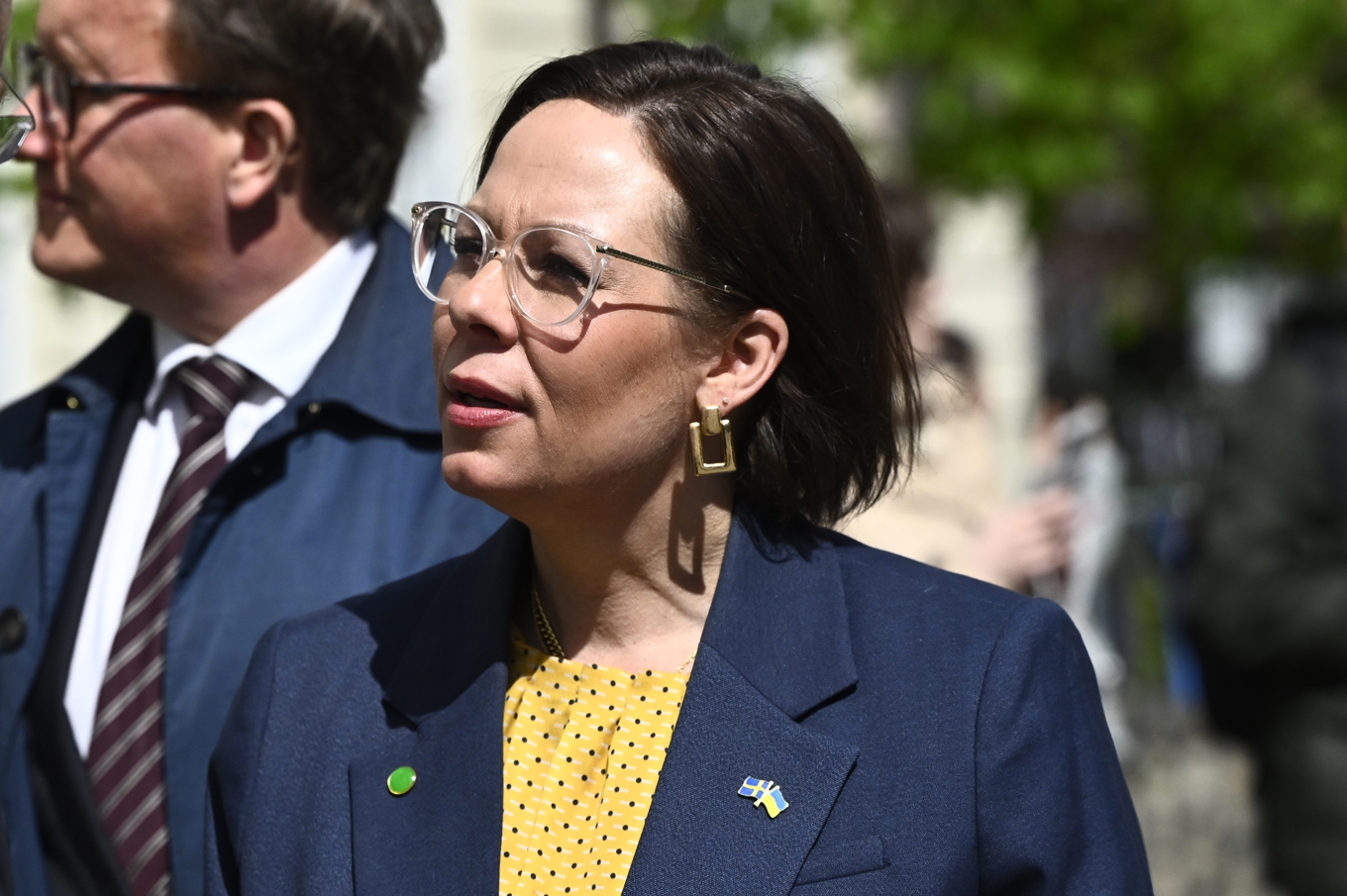 På plats i Ukraina poängterar utrikesminister Maria Malmer Stenergard (M) hur viktig en varaktig öppning av Hormuz-sundet är. Foto: Henrik Montgomery/TT