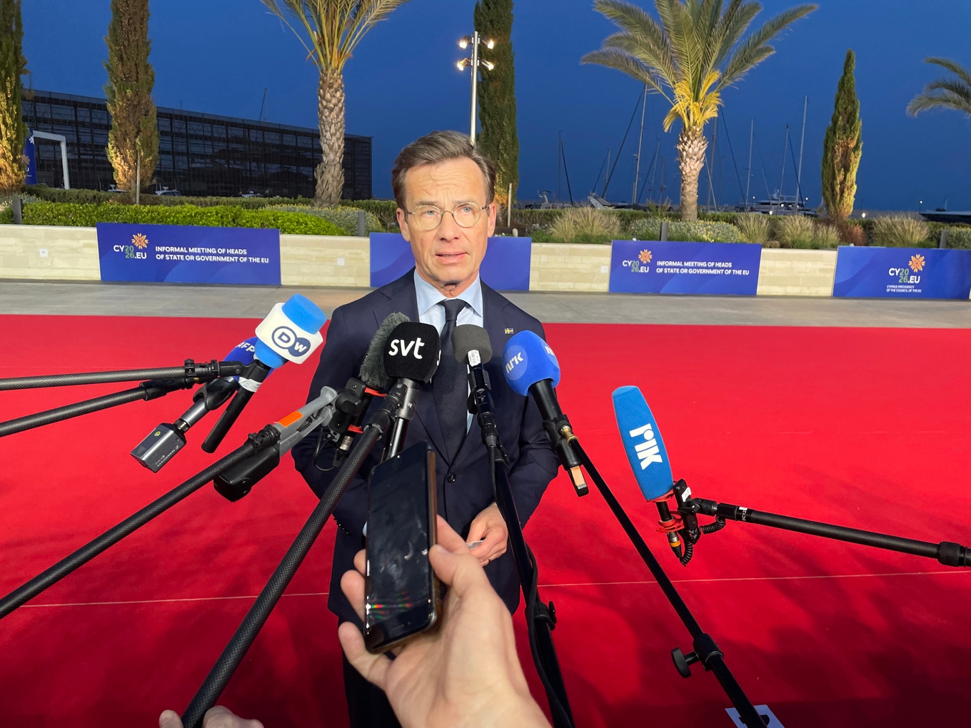 Statsminister Ulf Kristersson (M) på väg in till torsdagens EU-toppmöte på Cypern. Foto: Wiktor Nummelin/TT