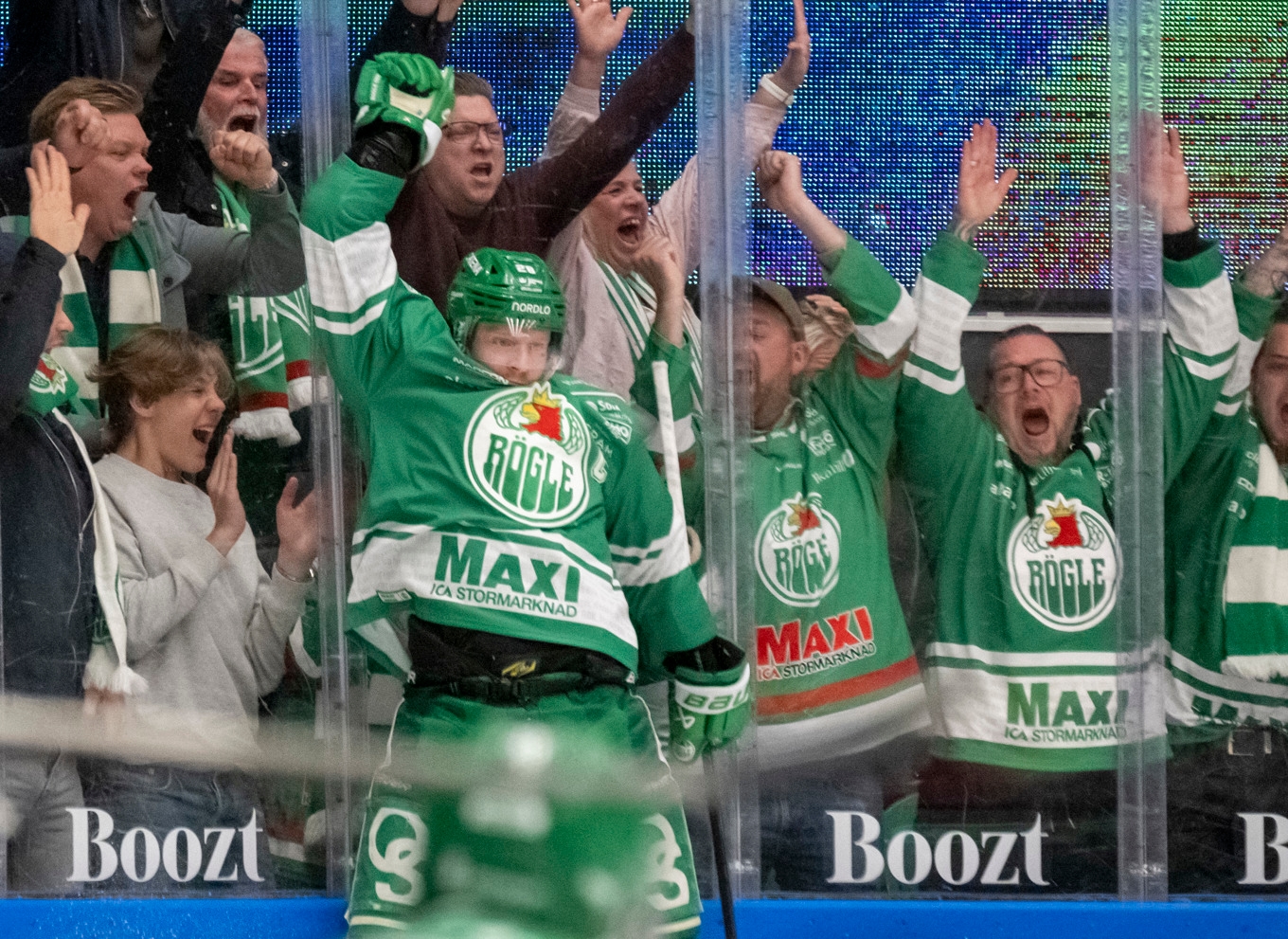 Rögles lagkapten Anton Bengtsson avgjorde finalen mot Skellefteå. Foto: Johan Nilsson / TT
