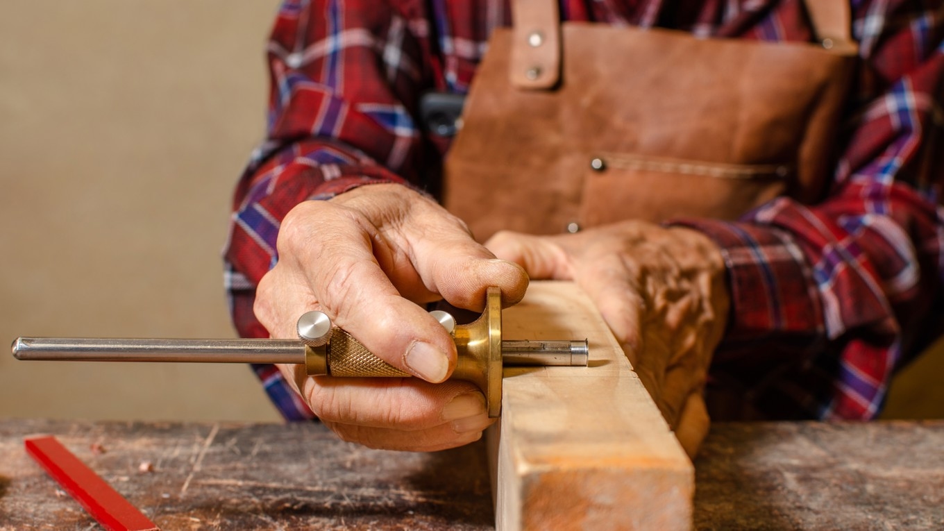 Många äldre väljer att fortsätta jobba trots att de har gått i pension. Foto: Julian Bohorquez/Shutterstock