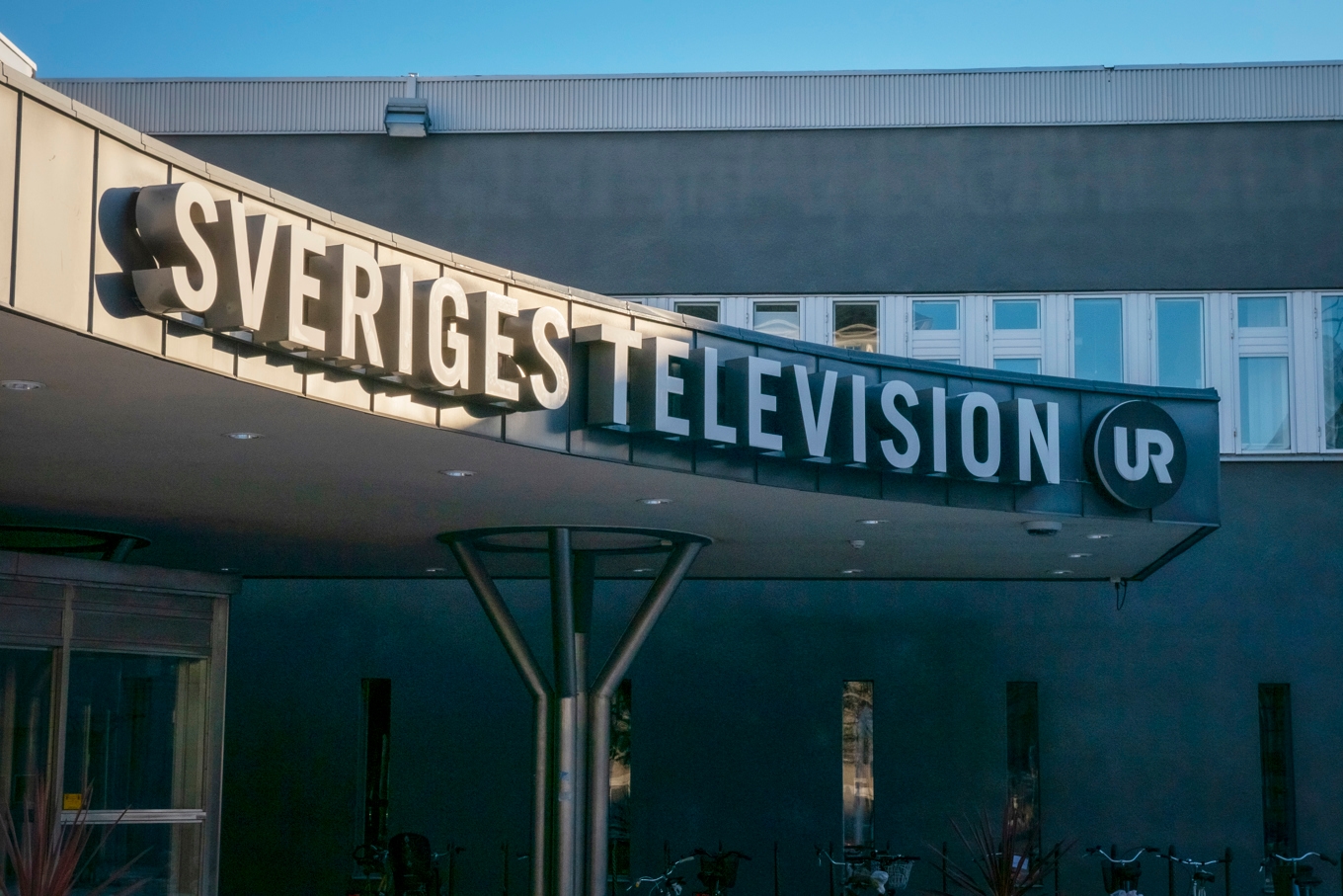 Public service granskar makten – men dess egen dominans och agendasättande roll diskuteras alltför sällan. Foto: Bilbo Lantto