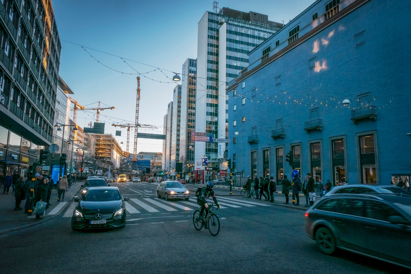 Arbetslösheten i Sverige är hög och arbetsmarknaden känns mer stängd än någonsin. Utbildning, erfarenhet eller goda referenser verkar ofta inte spela någon roll, skriver krönikören. Foto: Bilbo Lantto