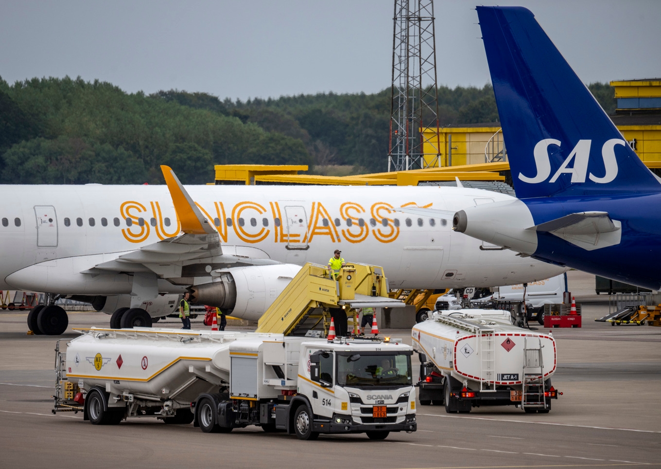 Flygplan tankas på Sturups flygplats i fjol somras. Arkivbild. Foto: Johan Nilsson / TT