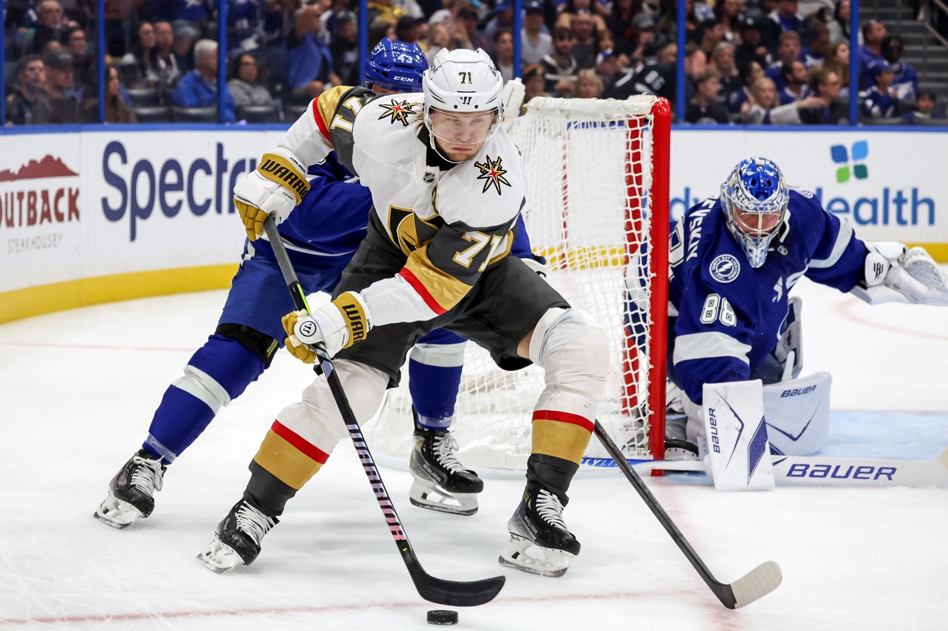 William Karlsson (71) gör comeback efter skada för sitt Vegas i natt. Foto: Mike Carlson/AP/TT