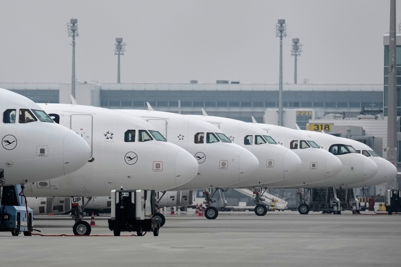 Minskad förlust och ökade intäkter för Lufthansa i första kvartalet. Arkivbild Foto: Matthias Schrader /AP/TT