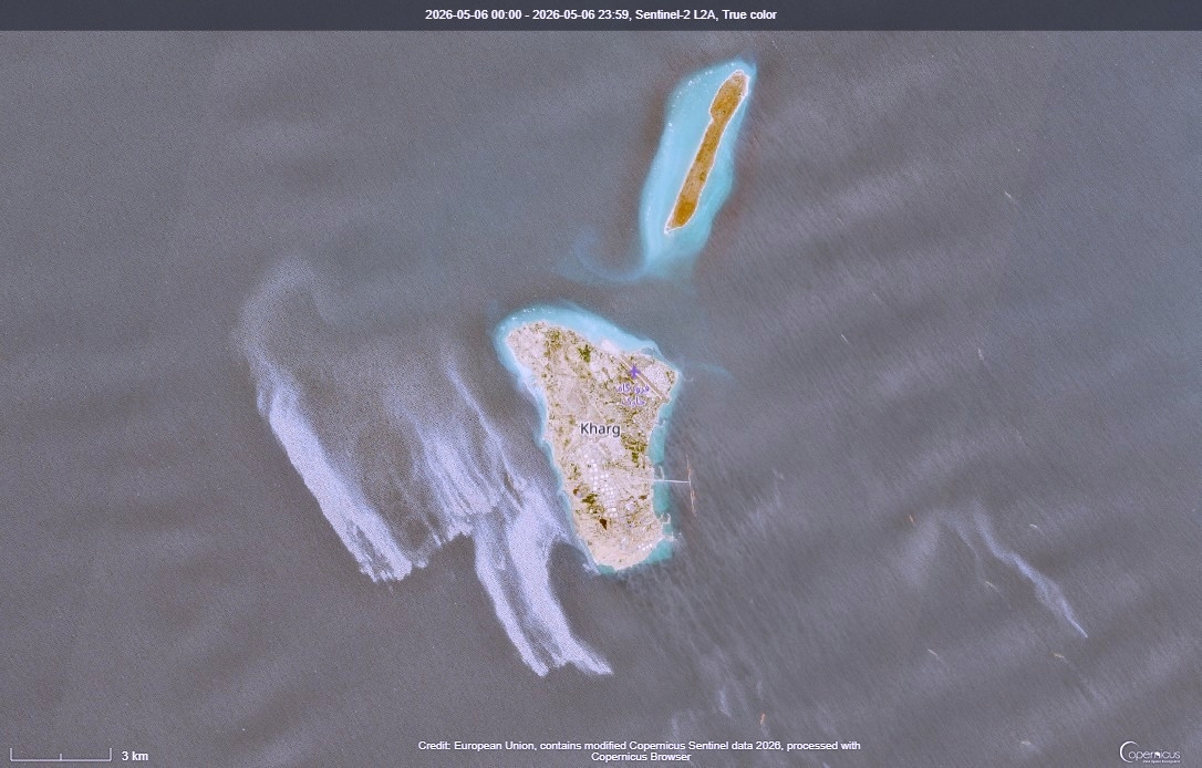 Satellitbild från Europeiska rymdorganisationen ESA som visar det misstänkta oljeläckaget. Foto: ESA via AP/TT