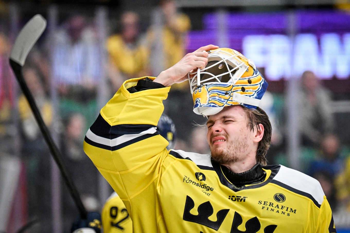 Målvakten Arvid Söderblom och Tre Kronor hade det tufft mot Finland som vann i turneringen i Ängelholm med 1–5. Foto: Johan Nilsson/TT