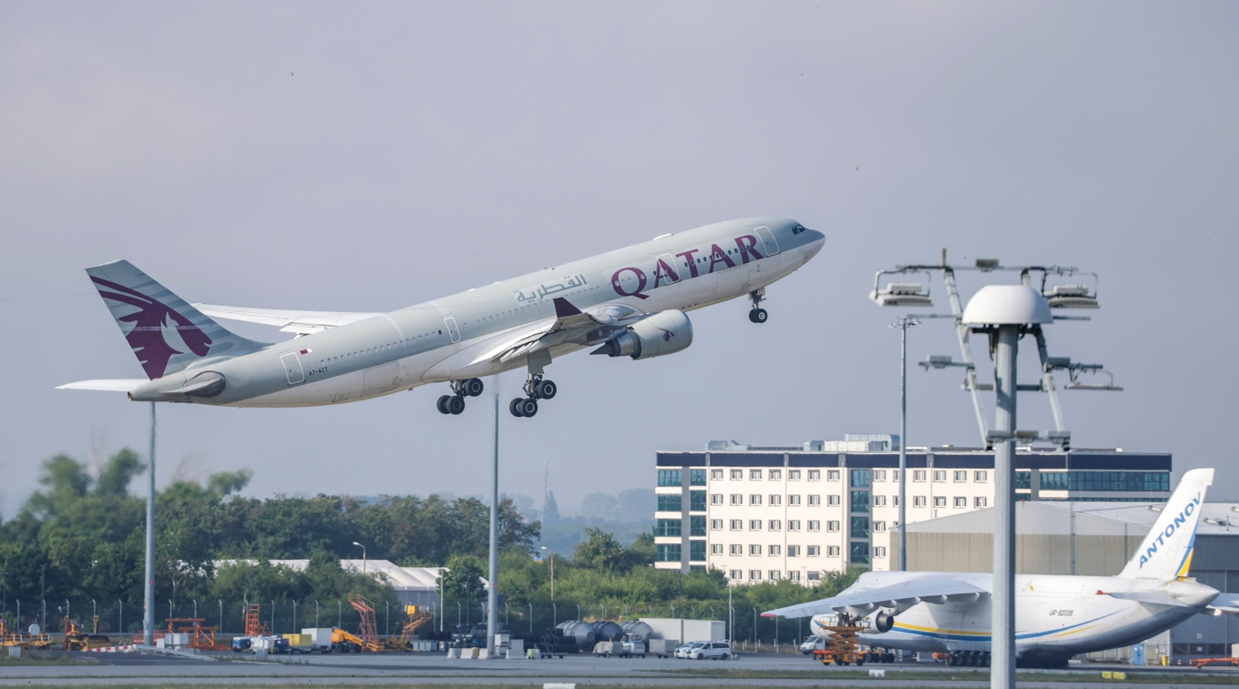 Ett flygplan lyfter från flygplatsen i Leipzig/Halle i Tyskland. Arkivbild. Foto: Jan Woitas/dpa/AP/TT