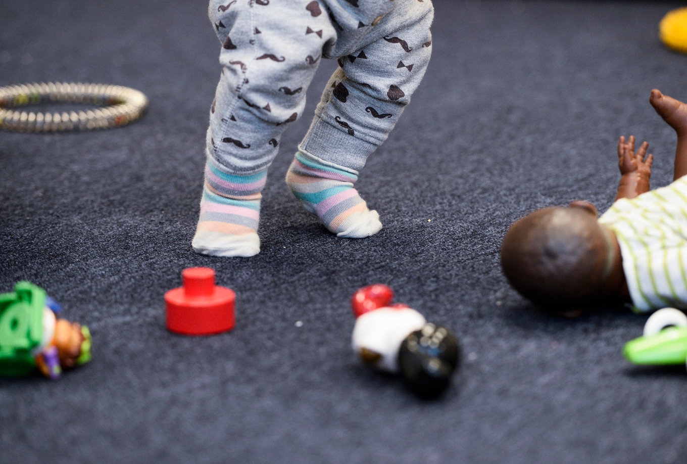 Barnen kan ha flyttat utomlands eller vara hemma hos sina föräldrar i stället för i familjedaghemmet eller förskolan. Arkivbild. Foto: Pontus Lundahl/TT
