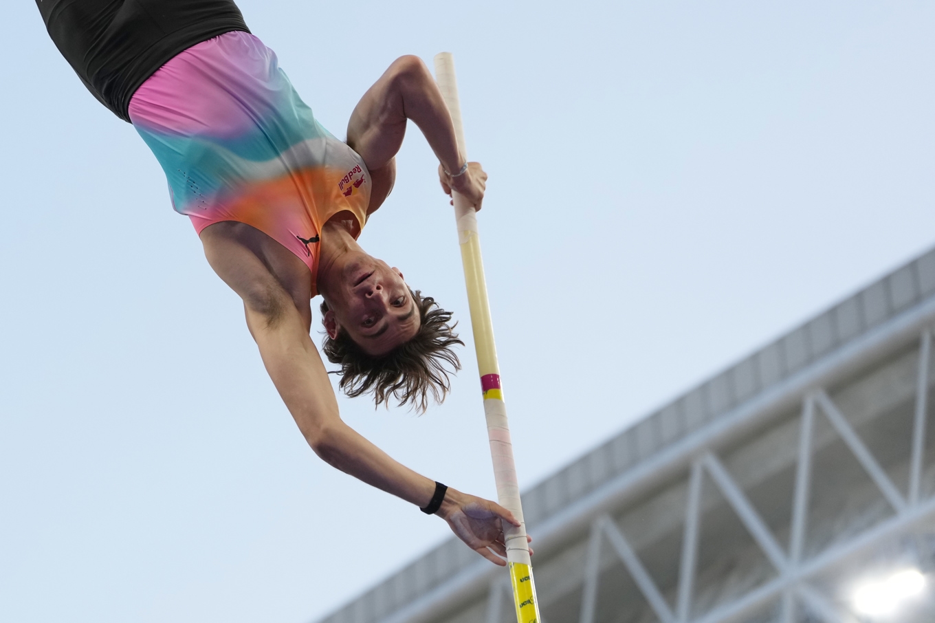 Armand Duplantis vann i Shanghai. Foto: Ng Han Guan/AP/TT