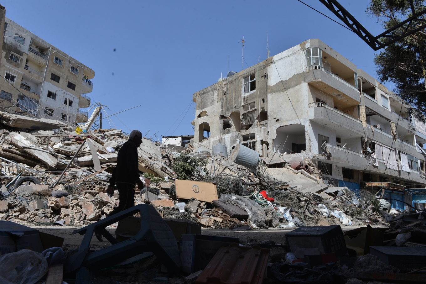 Israeliska attacker mot mål i Libanon har skett under söndagen. Foto: Mustafa Jamalddine/AP/TT