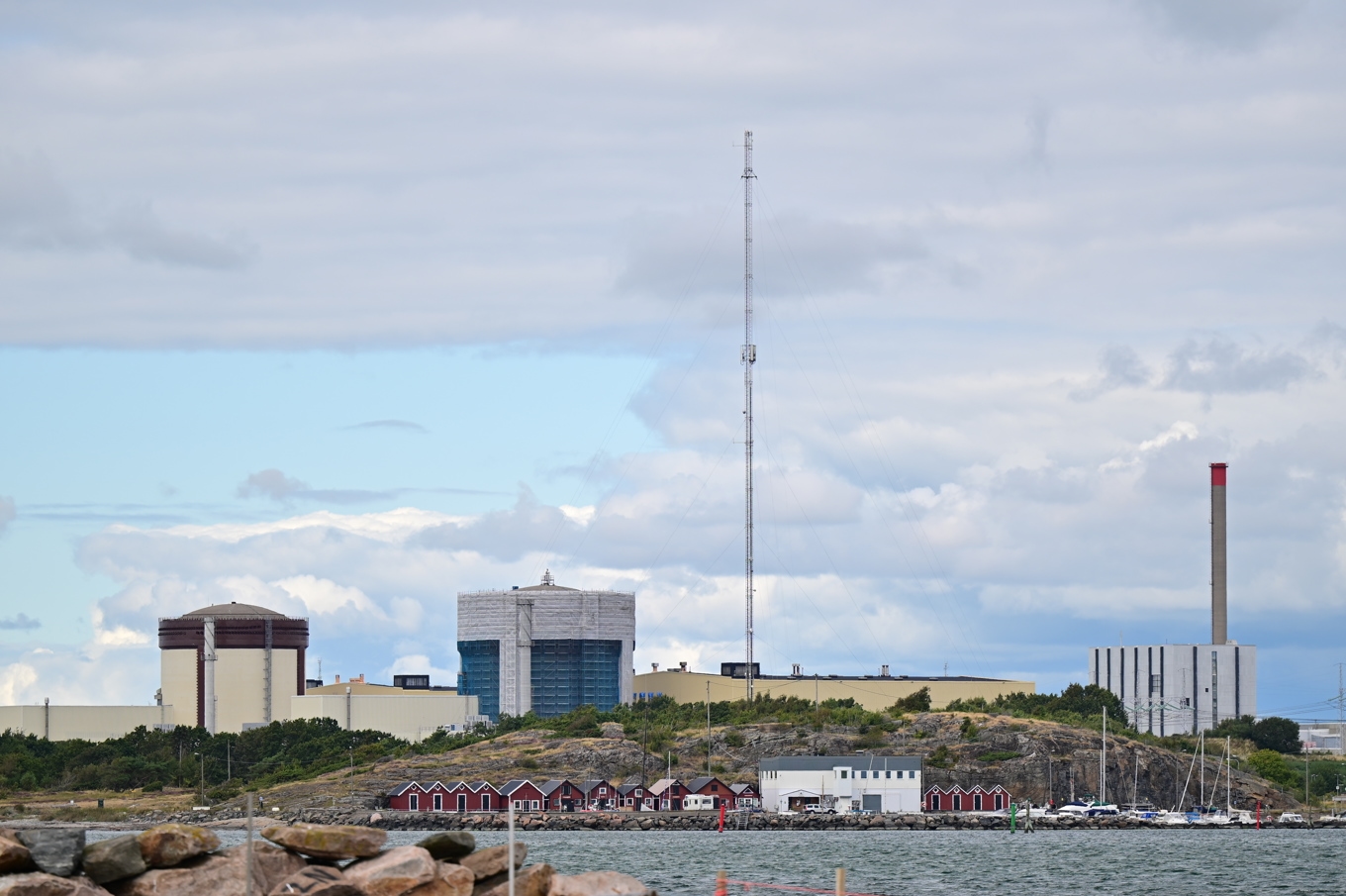 Bua hamn med Ringhals kärnkraftverk i Varberg i bakgrunden. Arkivbild. Foto: Hanna Brunlöf/TT