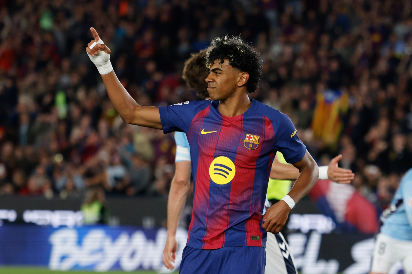 Barcelonas Lamine Yamal finns med i den spanska VM-truppen. Arkivbild. Foto: Joan Monfort/AP/TT
