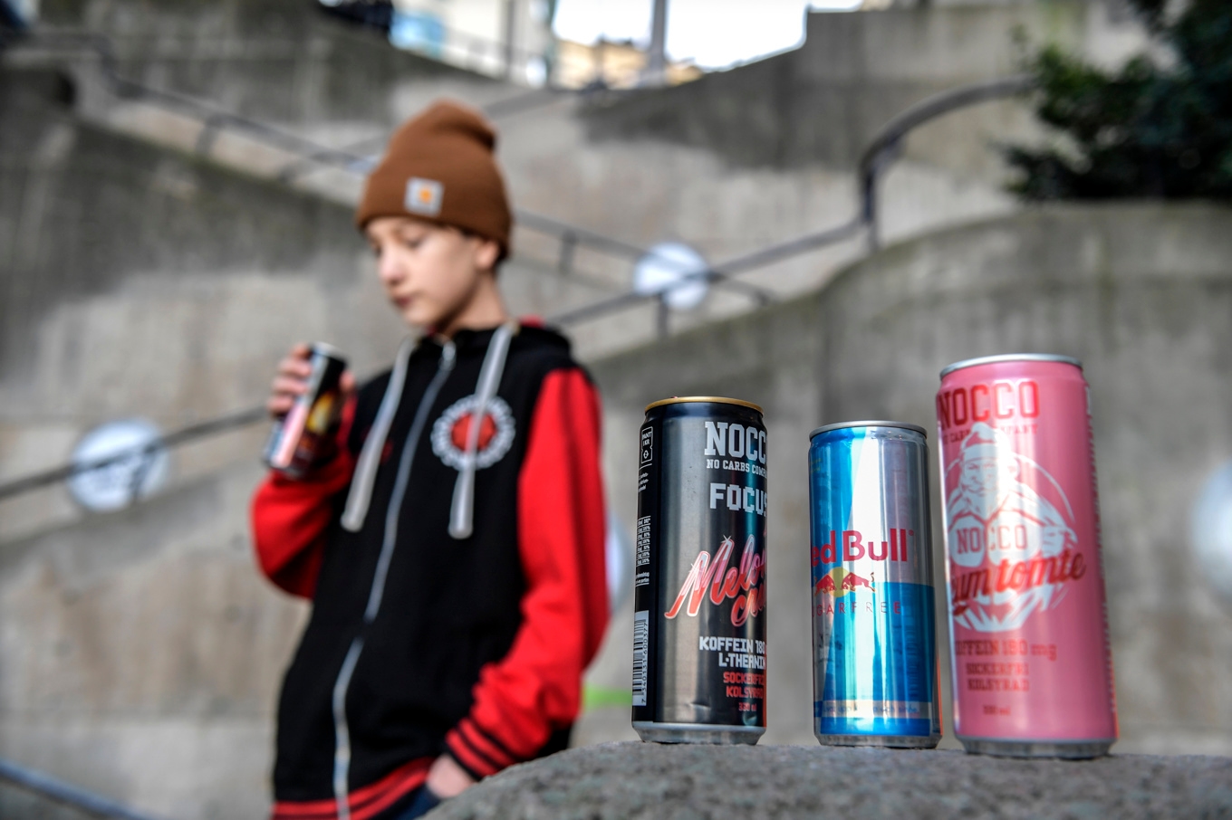 Ungdomar bör inte dricka mer än en halv burk energidrick om dagen, enligt Livsmedelsverket. Arkivbild. Foto: Anders Wiklund/TT