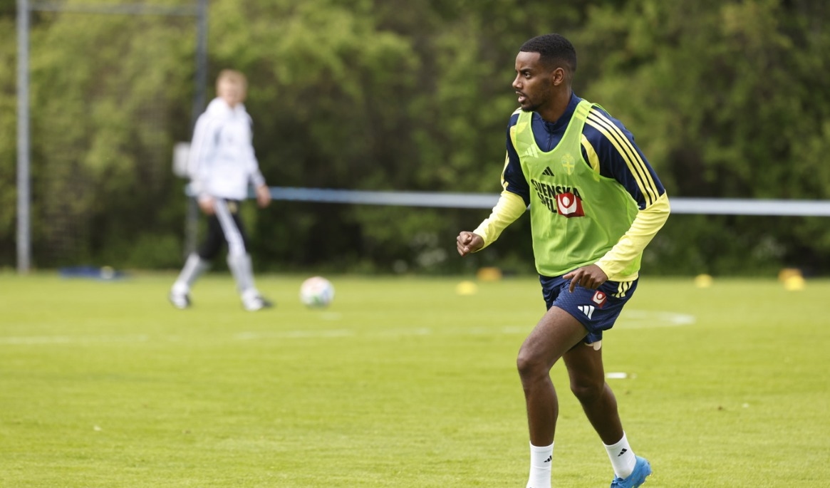 Alexander Isak under en träning med Blågult. Foto: Fredrik Persson /TT