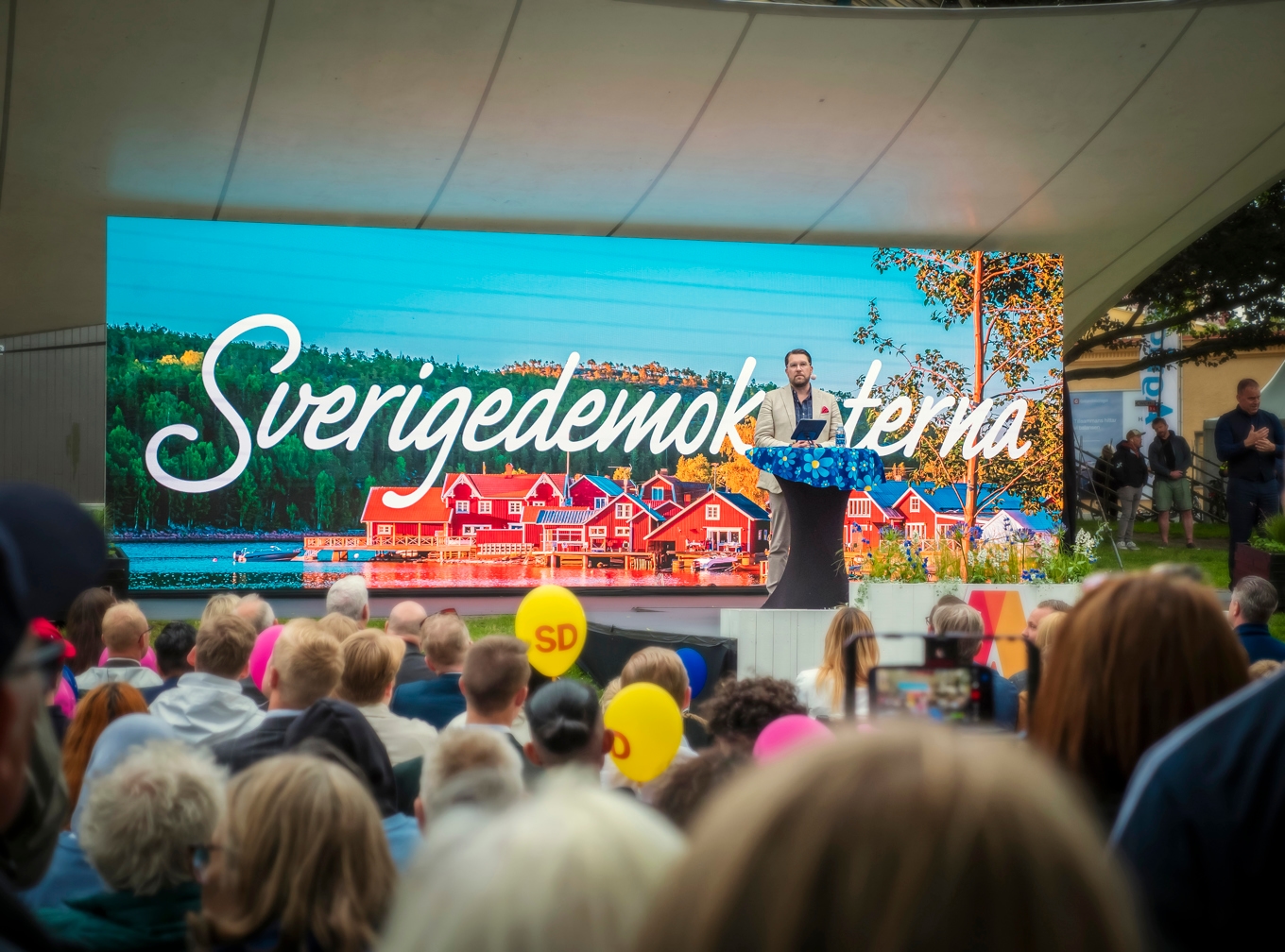 Carl Eos beskriver en process som fört Sverigedemokraterna till en mer klassiskt konservativ ståndpunkt. Foto: Bilbo Lantto
