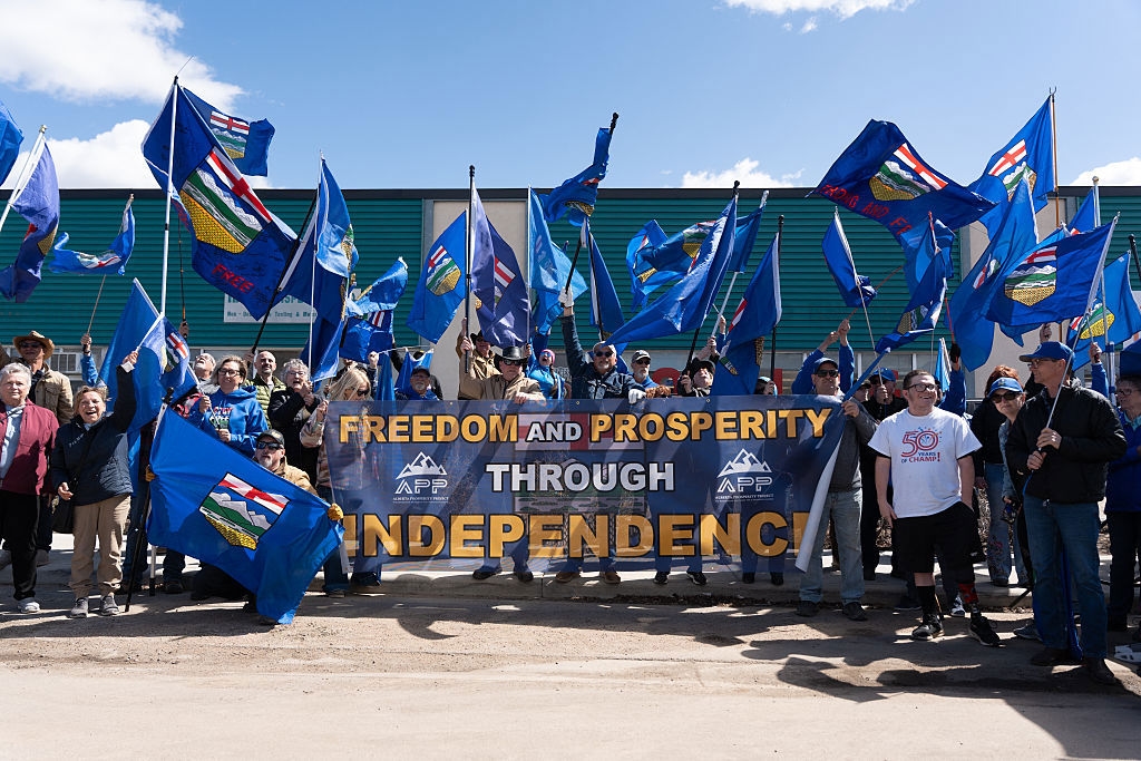 Separatistiska Stay Free Alberta håller manifestation i Edmonton. Foto: Henry Marken / AFP via Getty Images