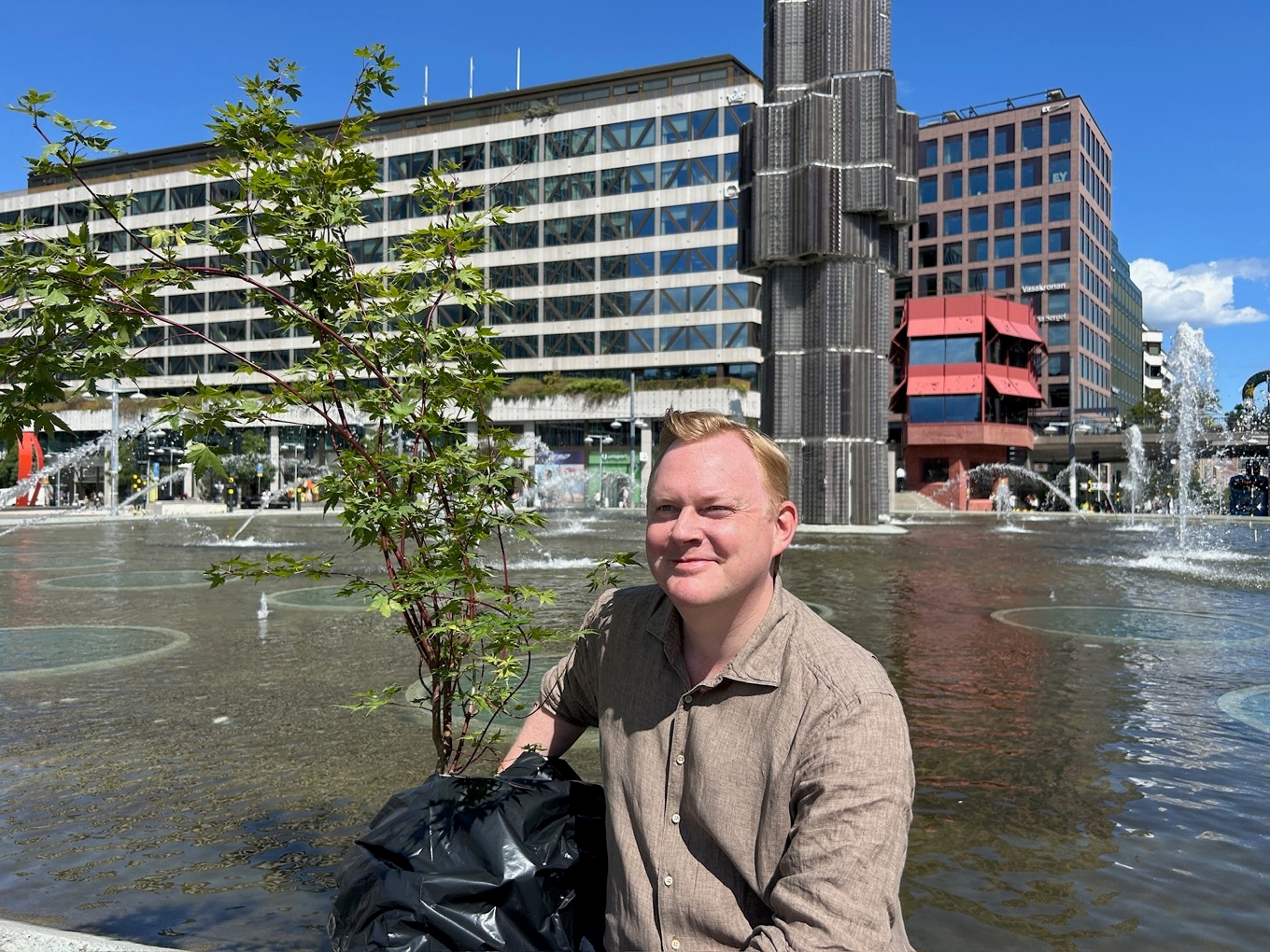 Dennis Wedin (M) har inspirerats av Paris. Nu lovar oppositionsrådet i Stockholms stad att bygga bort den ökända ”plattan” om högern segrar i höstens val. Foto: Pressbild