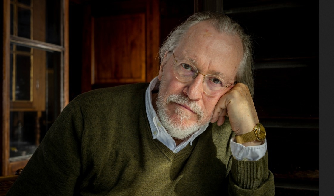 Författaren Niklas Rådström medverkar på festivalen den 30 juni i ett samtal om ordet och musiken och den 1 juli med en ny text som integreras i Mozarts ”Requiem”. Foto: Fredrik Hjerling via Lyckå kammarmusikfestival