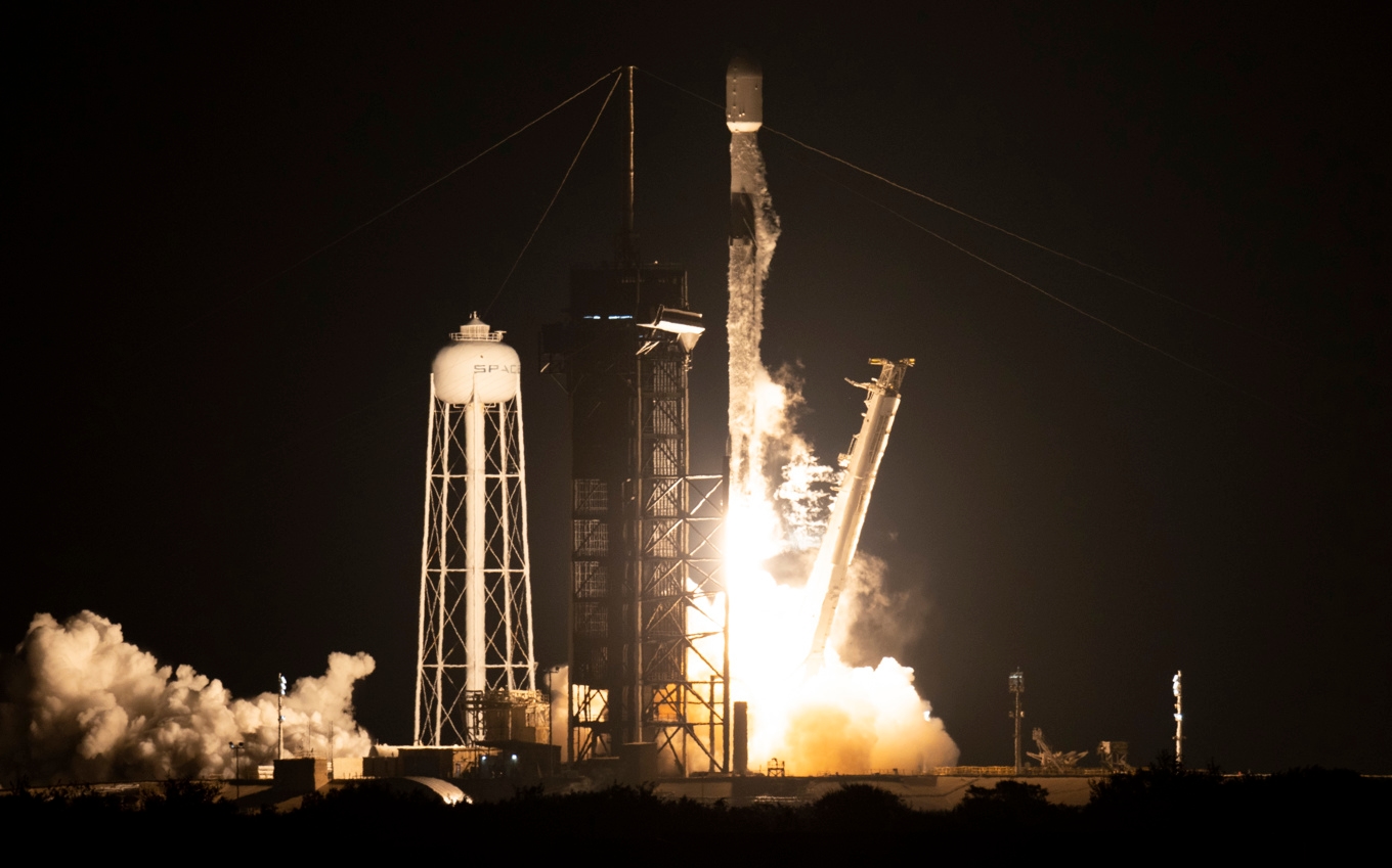 En Space X-raket lyfter. Arkivbild. Foto: Joel Kowsky/AP/TT