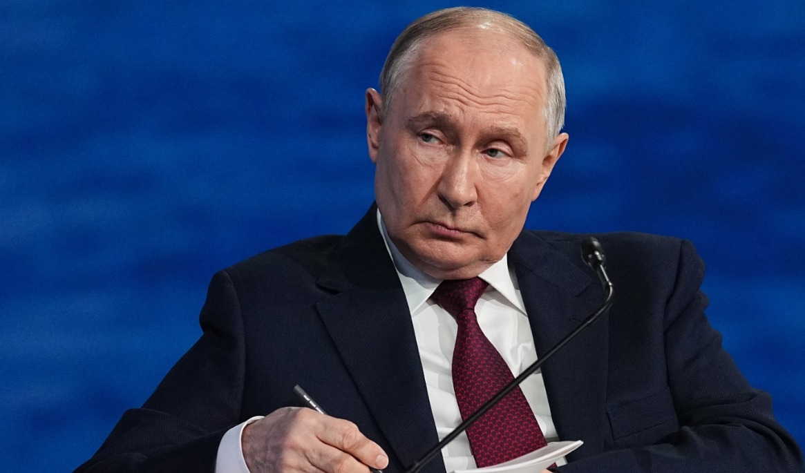 Rysslands president Vladimir Putin under det ekonomiska mötet i S:t Petersburg. Foto: Dmitri Lovetsky/AP/TT